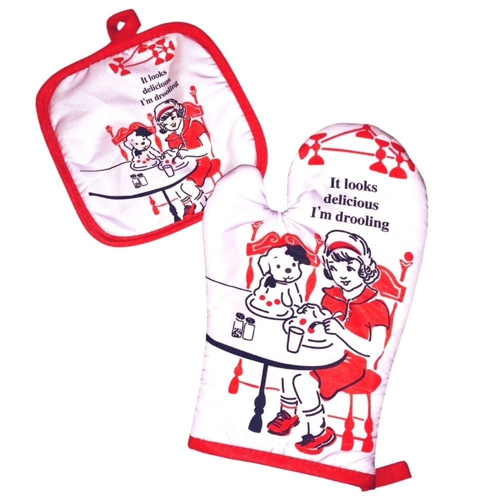 It looks Delicious: Oven Mitt And Pot Holder- Kitchen Decor Funny Gift